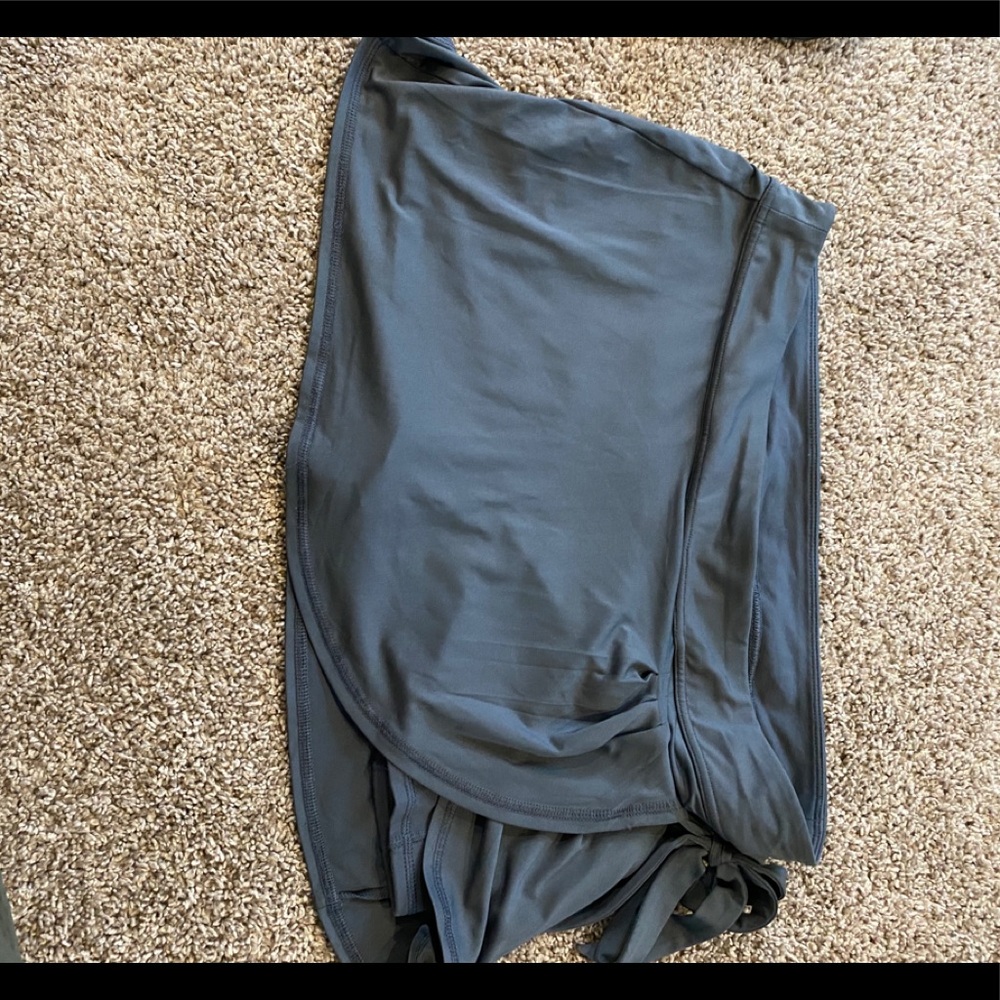 Gap skirt